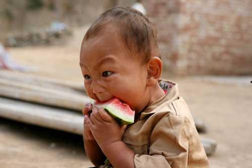 吃大瓜图片搞笑,吃大瓜的欢乐瞬间